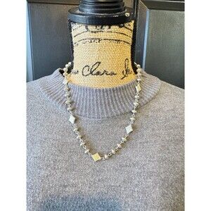 Vintage white bead necklace gold